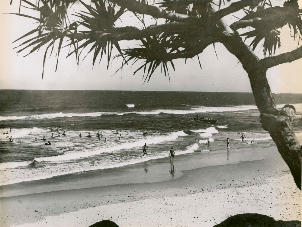 By Photographic Collection from Australia (Surfing at Ballina (NSW)  Uploaded by Oxyman) [CC-BY-2.0 (http://creativecommons.org/licenses/by/2.0)], via Wikimedia Commons